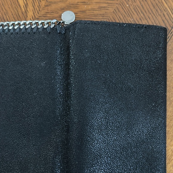 Never used Stella McCartney wallet in black with silver chain trim holds plenty - Picture 5 of 7